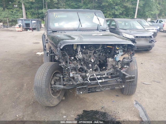 1C4HJXEG1JW132519 Jeep Wrangler Unlimited Sahara 4x4