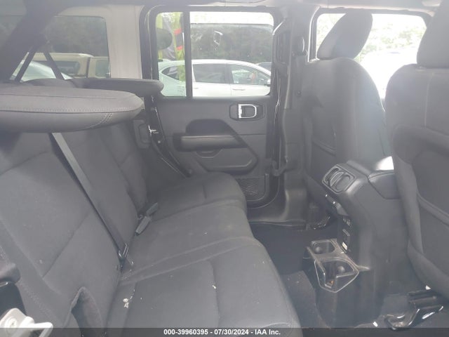1C4HJXEG1JW132519 Jeep Wrangler Unlimited Sahara 4x4