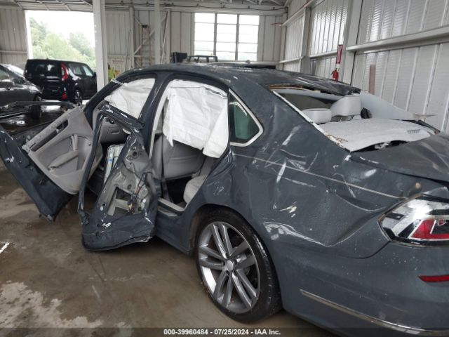 1VWDT7A37HC009733 Volkswagen Passat 1.8t R-line