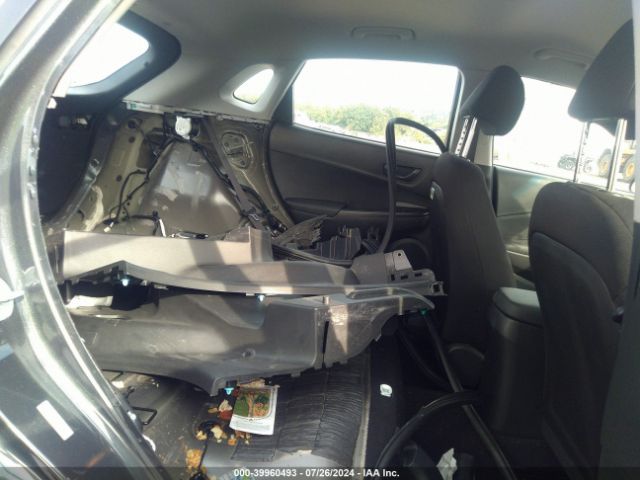 KM8K2CAB1NU804193 Hyundai Kona Se