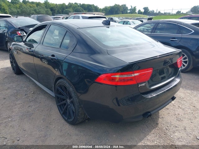2017 JAGUAR XE SAJAL4BV8HA963876 Photo 2