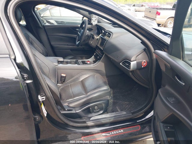 2017 JAGUAR XE SAJAL4BV8HA963876 Photo 4