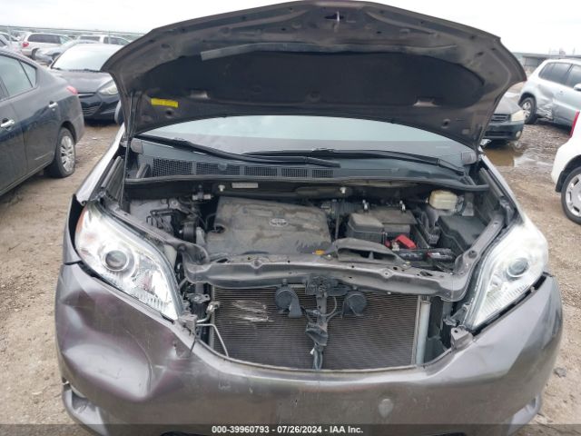 5TDYK3DC6FS675344 Toyota Sienna Xle Premium 8 Passenger