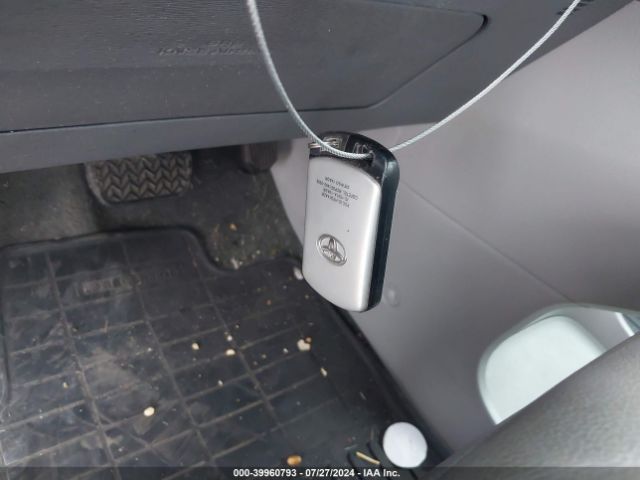 5TDYK3DC6FS675344 Toyota Sienna Xle Premium 8 Passenger