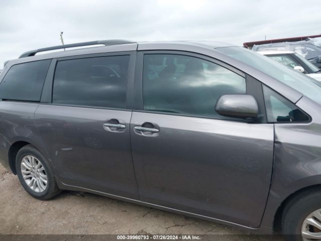 5TDYK3DC6FS675344 Toyota Sienna Xle Premium 8 Passenger