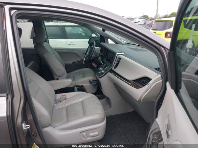 5TDYK3DC6FS675344 Toyota Sienna Xle Premium 8 Passenger