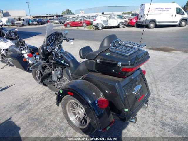 2017 HARLEY-DAVIDSON FLHTCUTG 1HD1MAD11HB860859 Photo 2