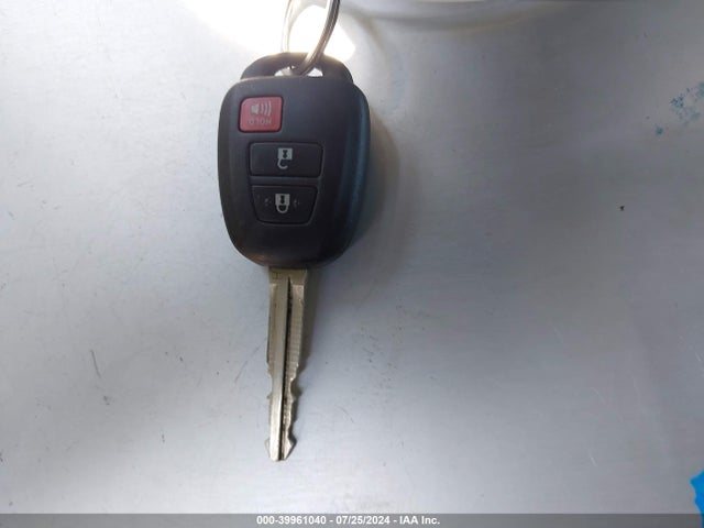 Toyota Rav4 Xle 2018 JTMWFREV7JD110703 Image 11