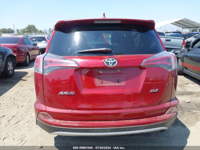 Toyota Rav4 Xle 2018 JTMWFREV7JD110703 Image 16