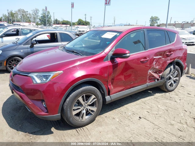 Toyota Rav4 Xle 2018 JTMWFREV7JD110703 Image 2