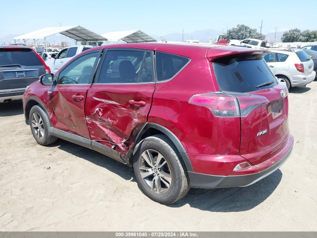 Toyota Rav4 Xle 2018 JTMWFREV7JD110703 Image 3
