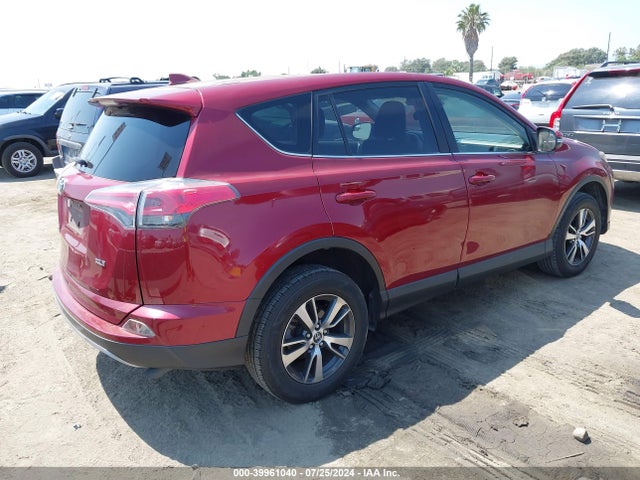 Toyota Rav4 Xle 2018 JTMWFREV7JD110703 Image 4