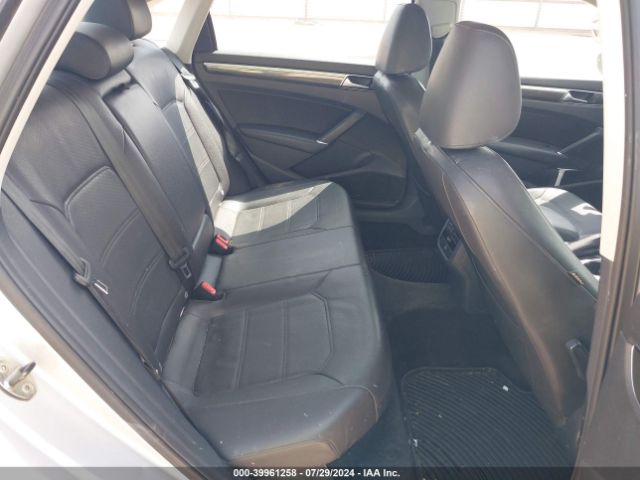 1VWBT7A39GC059958 Volkswagen Passat 1.8t Se