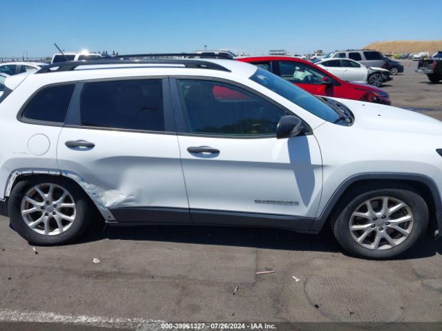 1C4PJLAB1GW258046 Jeep Cherokee Sport