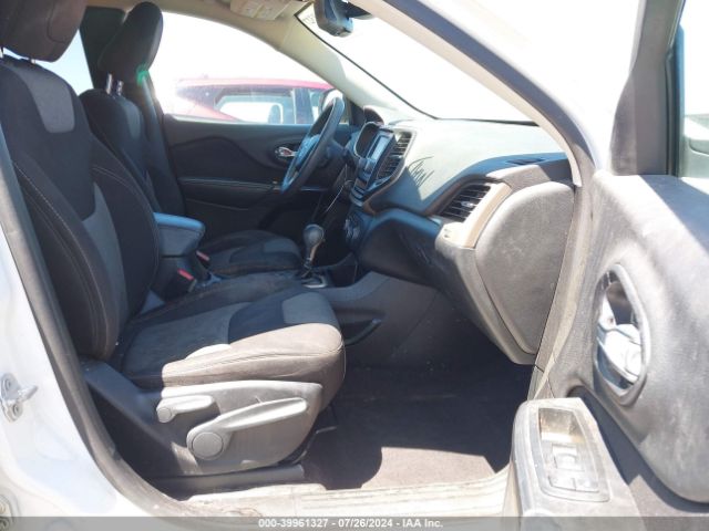 1C4PJLAB1GW258046 Jeep Cherokee Sport