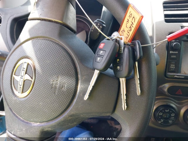 JTKKUPB4XE1044443 Scion XD
