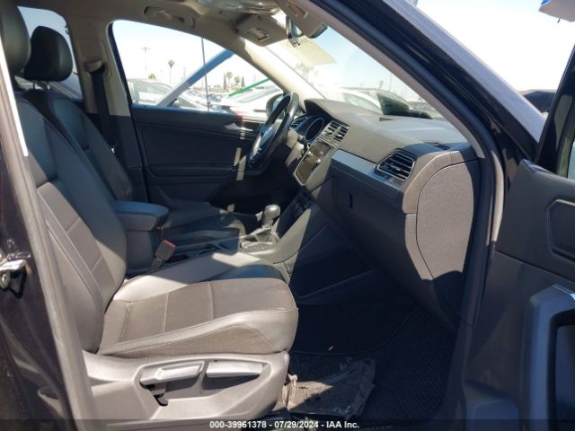 3VV3B7AX1JM210084 Volkswagen Tiguan 2.0t Se/2.0t Sel