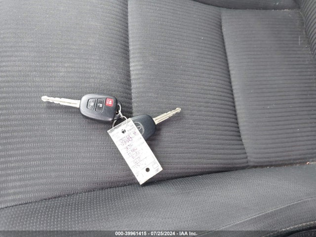 Toyota Rav4 Xle 2015 JTMRFREV0FD125130 Image 11