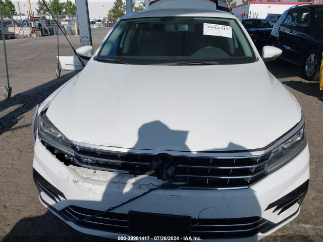 1VWAA7A33JC001515 Volkswagen Passat 2.0t R-line/2.0t S
