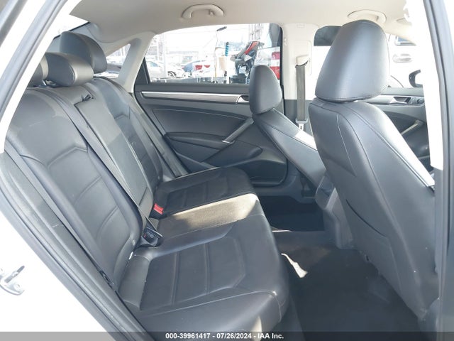 1VWAA7A33JC001515 Volkswagen Passat 2.0t R-line/2.0t S