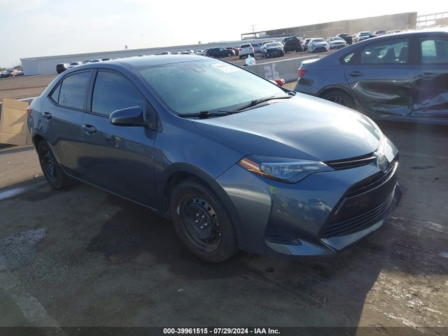 Toyota COROLLA LE 2018 2T1BURHEXJC079721 main image