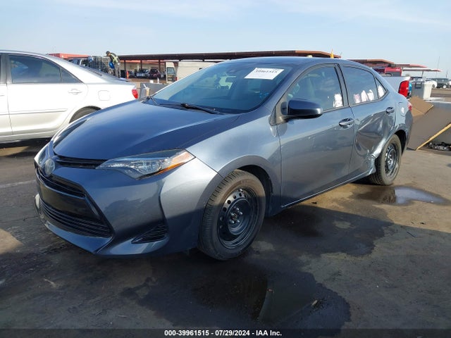 Toyota COROLLA LE 2018 2T1BURHEXJC079721 Image 2