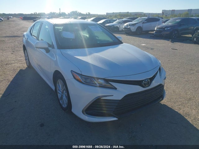 Toyota CAMRY LE 2021 4T1C11AK4MU433573 Image 1