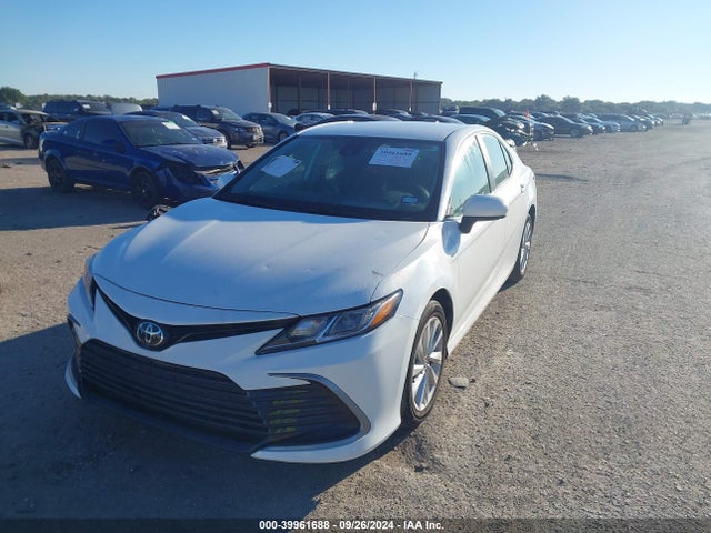 Toyota CAMRY LE 2021 4T1C11AK4MU433573 Image 2