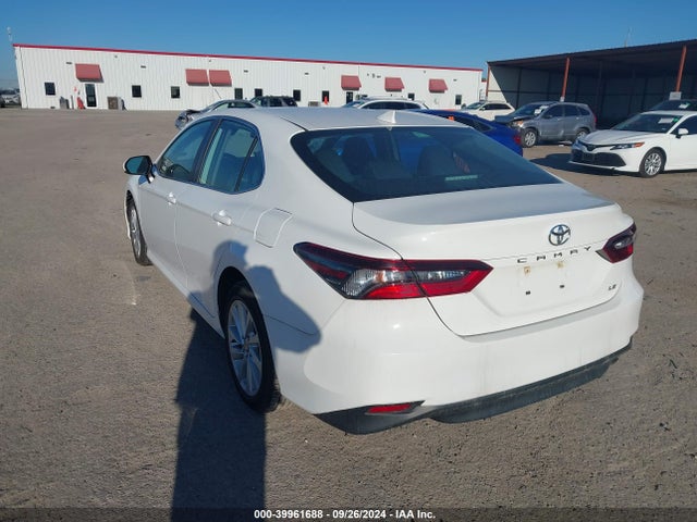 Toyota CAMRY LE 2021 4T1C11AK4MU433573 Image 3