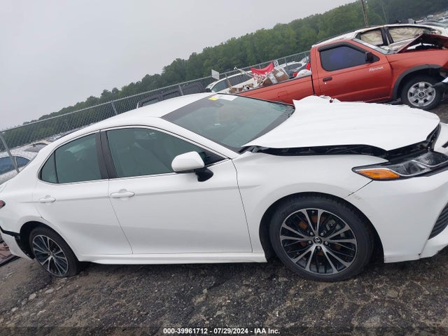 Toyota CAMRY SE 2018 4T1B11HK2JU073622 Image 13