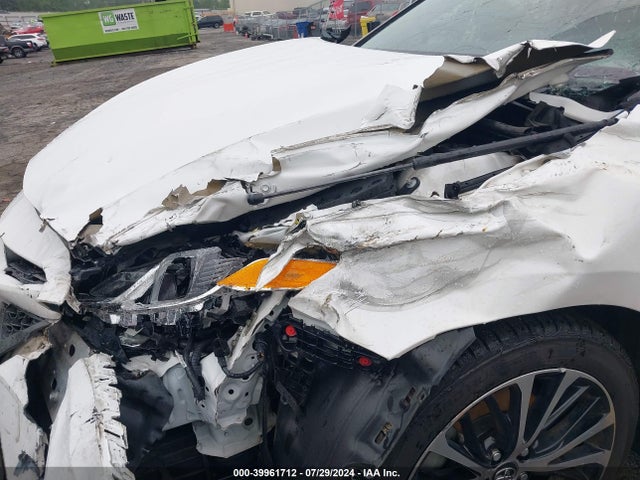 Toyota CAMRY SE 2018 4T1B11HK2JU073622 Image 17