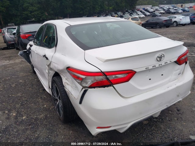 Toyota CAMRY SE 2018 4T1B11HK2JU073622 Image 18