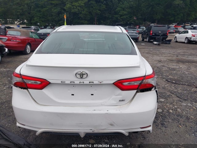 Toyota CAMRY SE 2018 4T1B11HK2JU073622 Image 19