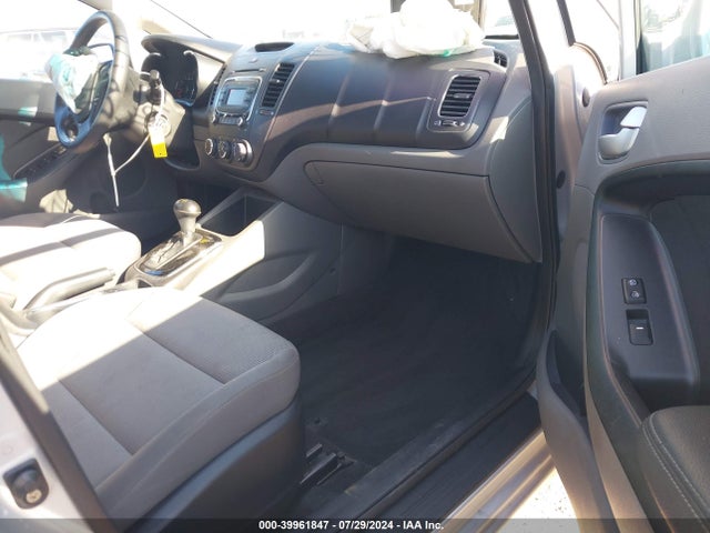 KIA FORTE LX 2017 3KPFK4A74HE075200 Image 5