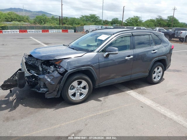 Toyota Rav4 Xle 2020 JTMW1RFV6LJ020458 Image 2