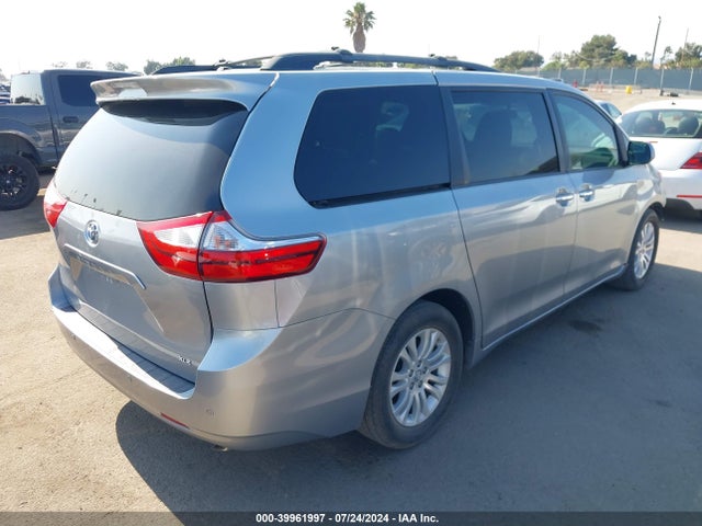 Toyota Sienna Xle 8 Passenger 2017 5TDYZ3DC7HS768050 Image 4
