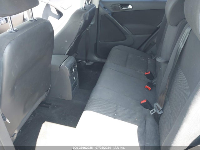 WVGAV3AXXEW572793 Volkswagen TIGUAN S