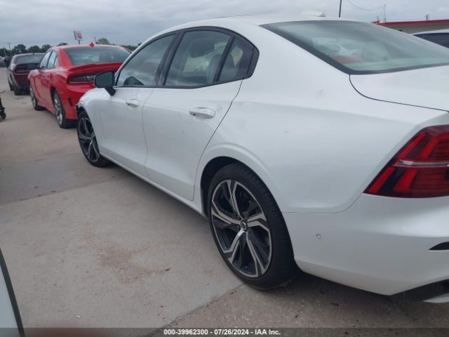 7JRL12FL1RG300983 Volvo S60 B5 Plus Dark Theme