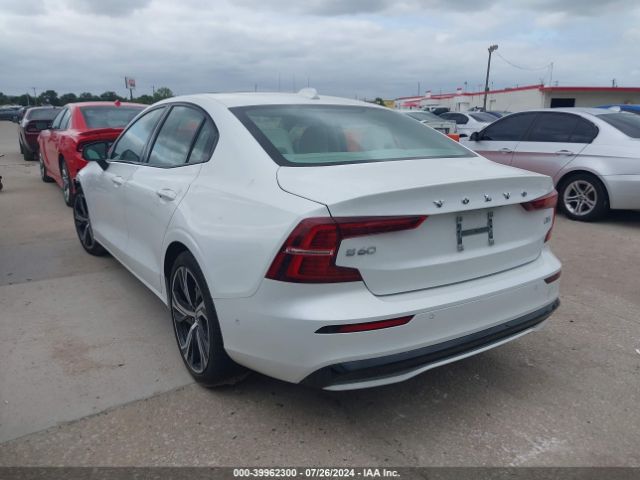 7JRL12FL1RG300983 Volvo S60 B5 Plus Dark Theme
