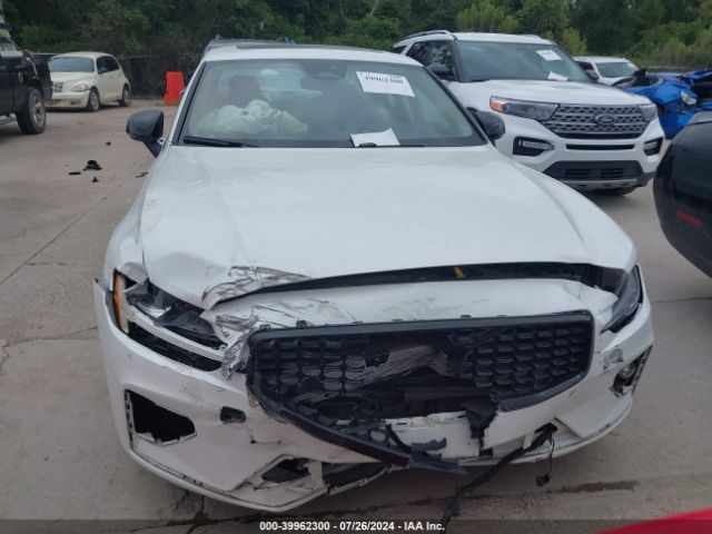 7JRL12FL1RG300983 Volvo S60 B5 Plus Dark Theme