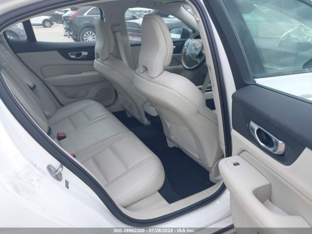 7JRL12FL1RG300983 Volvo S60 B5 Plus Dark Theme