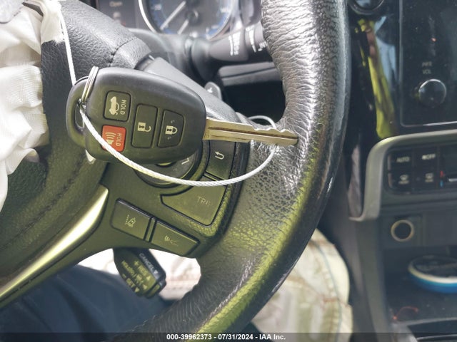 Toyota COROLLA SE 2018 5YFBURHE4JP771778 Image 11