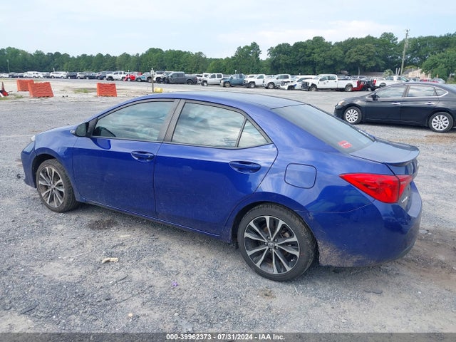 Toyota COROLLA SE 2018 5YFBURHE4JP771778 Image 3