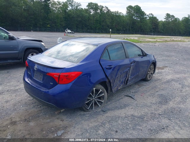 Toyota COROLLA SE 2018 5YFBURHE4JP771778 Image 4