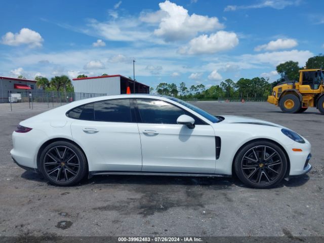 WP0AA2A75JL119123 Porsche PANAMERA 4