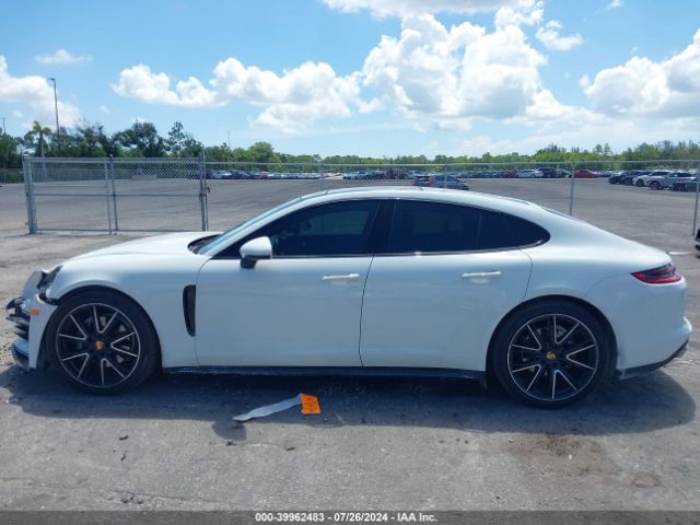 WP0AA2A75JL119123 Porsche PANAMERA 4