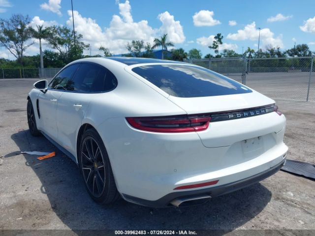 WP0AA2A75JL119123 Porsche PANAMERA 4
