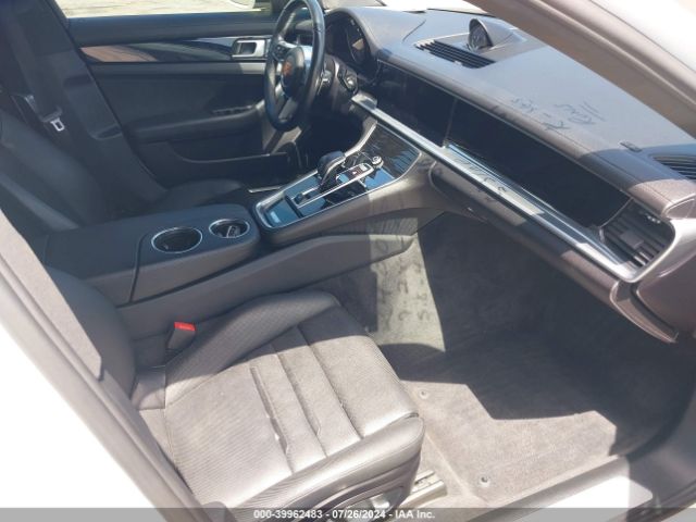 WP0AA2A75JL119123 Porsche PANAMERA 4