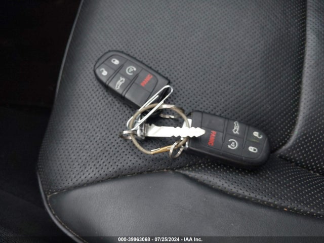 2C3CCAKG3FH808596 Chrysler 300c Awd