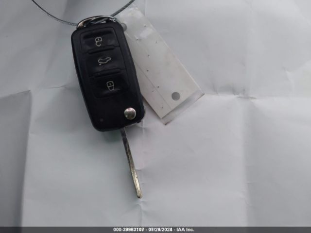 3VWL17AJ2EM390255 Volkswagen Jetta 1.8t Sel